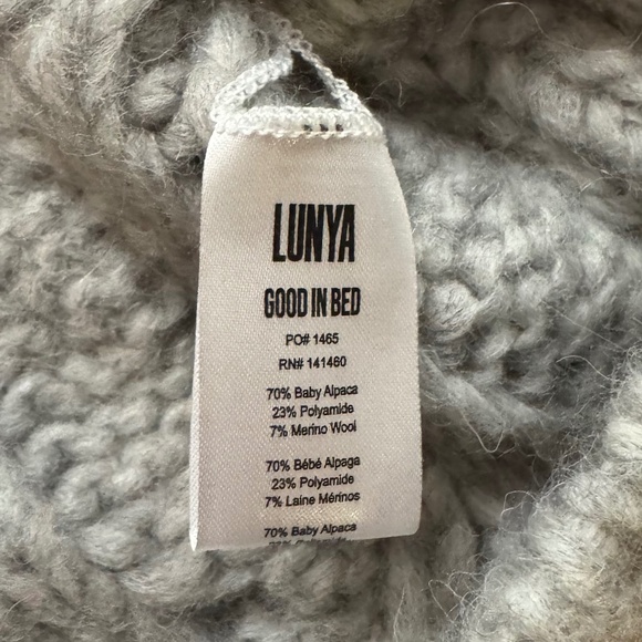 LUNYA BNWT Lofty Wool Cable Knit Sweater Vest in Nod Grey Size L/XL - Picture 9 of 11